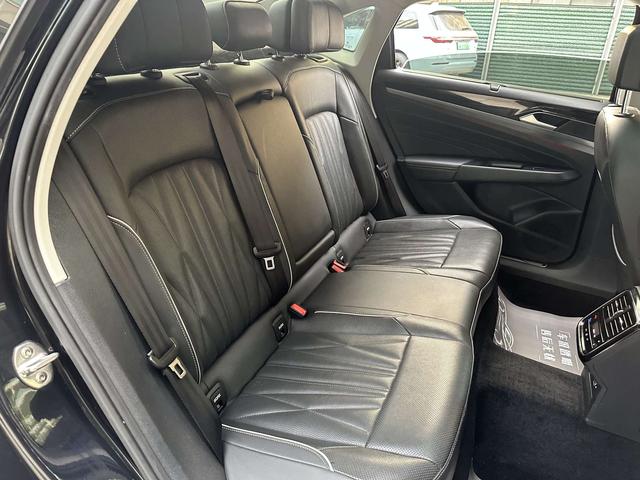 Certificated Used SAIC Volkswagen Passat PHEV 2023 430PHEV Hybrid Luxury Edition