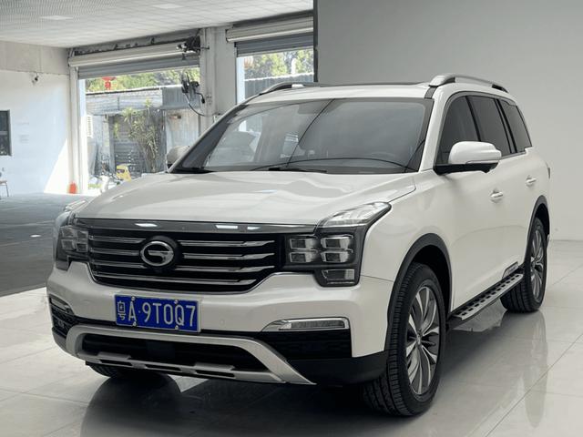 Certificated Used GAC Trumpchi GS8 2017 320T Two-Wheel Drive Luxury Intelligent Linkage Version 7-Seat