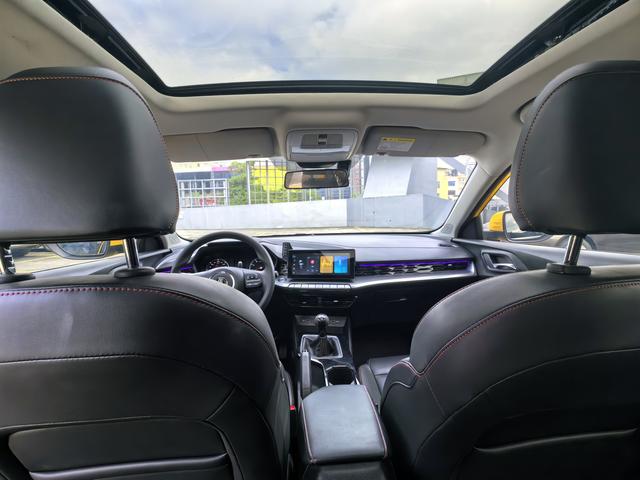 Certificated Used Roewe MG5 2022 180DVVT Manual Youth Fashion Edition