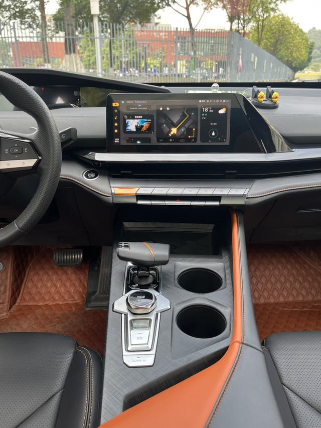 Certificated Used Changan UNI-V 2022 1.5T Premium Type