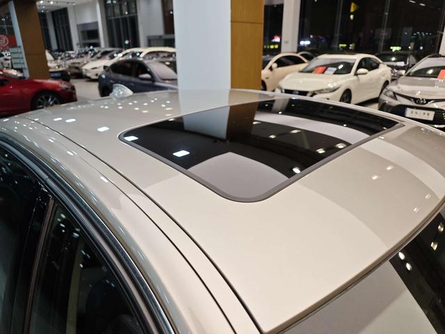 Certificated Used BMW 3 Series 2014 Model 320Li Luxury Design Package