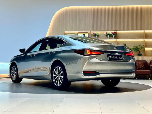 Certificated Used Lexus ES 2022 200 Excellence Edition