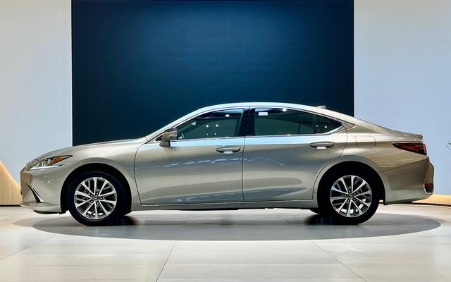 Certificated Used Lexus ES 2022 200 Excellence Edition