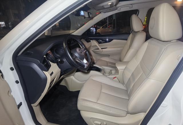 Certificated Used Dongfeng Nissan X-Trail 2019 2.0L CVT Zhilian Comfort Version 2WD