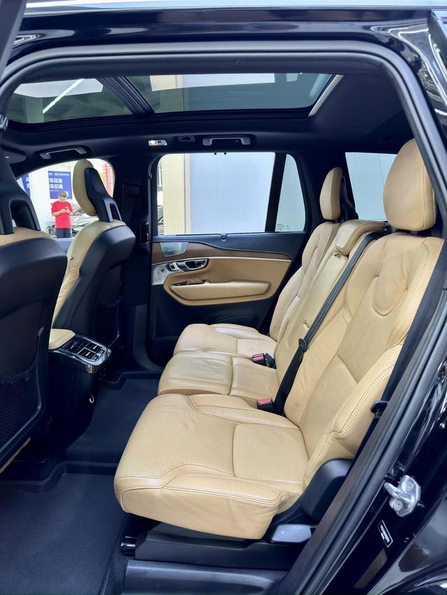 Certificated Used Volvo XC90 2015 T6 Zhi Zun Ban 7 Seats