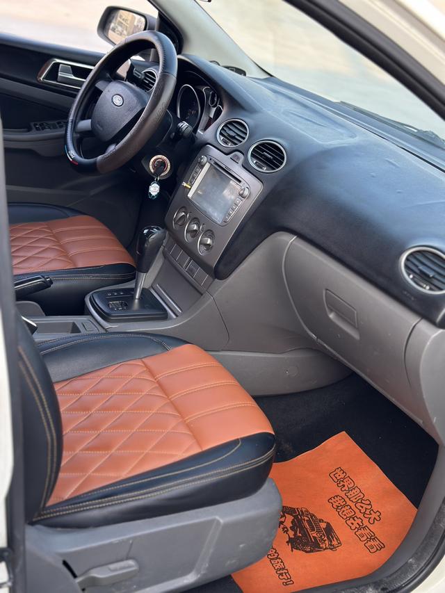 Certificated Used Ford Focus 2013 Model Hatchback Classic 1.8L Automatic Basic