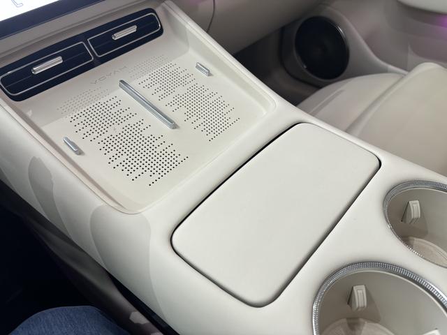 Certificated Pre-Owned VOYAH FREE 2025 Edition FREE+ Four-Wheel Drive Qiankun Version -u21909813