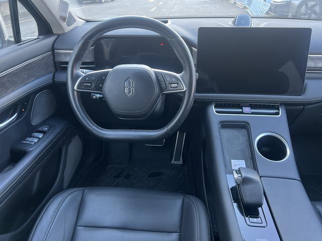 Certificated Pre-Owned Wenjie M5 2022 Extended-Range Four-Wheel Drive Performance Edition -u21714917