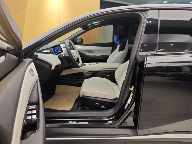 Certificated Pre-Owned Deepal SL03 2024 200 Max 2nd Anniversary Black Gold Knight Edition -u22076073