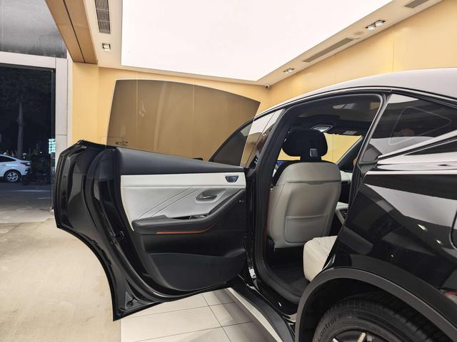 Certificated Pre-Owned Deepal SL03 2024 200 Max 2nd Anniversary Black Gold Knight Edition -u22076073