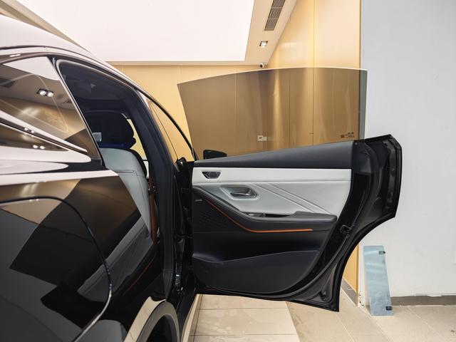 Certificated Pre-Owned Deepal SL03 2024 200 Max 2nd Anniversary Black Gold Knight Edition -u22076073