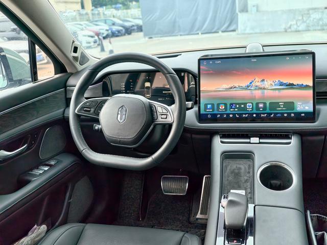 Certificated Pre-Owned Wenjie M5 2022 Extended-Range Four-Wheel Drive Ultimate Edition -u22008648