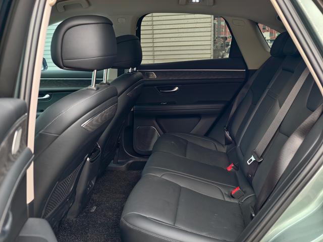 Certificated Pre-Owned Wenjie M5 2022 Extended-Range Four-Wheel Drive Ultimate Edition -u22008648