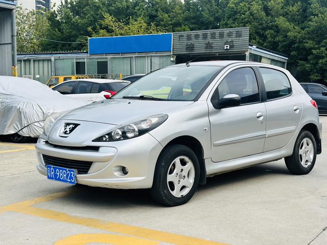 Certificated Pre-Owned Peugeot 207 2013 CROSS 1.4L Manual Pinle Edition - u22136643