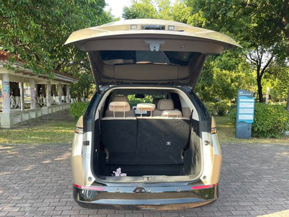 Pre-Owned XPeng X9 2024 Model 640 4WD High-Performance Max