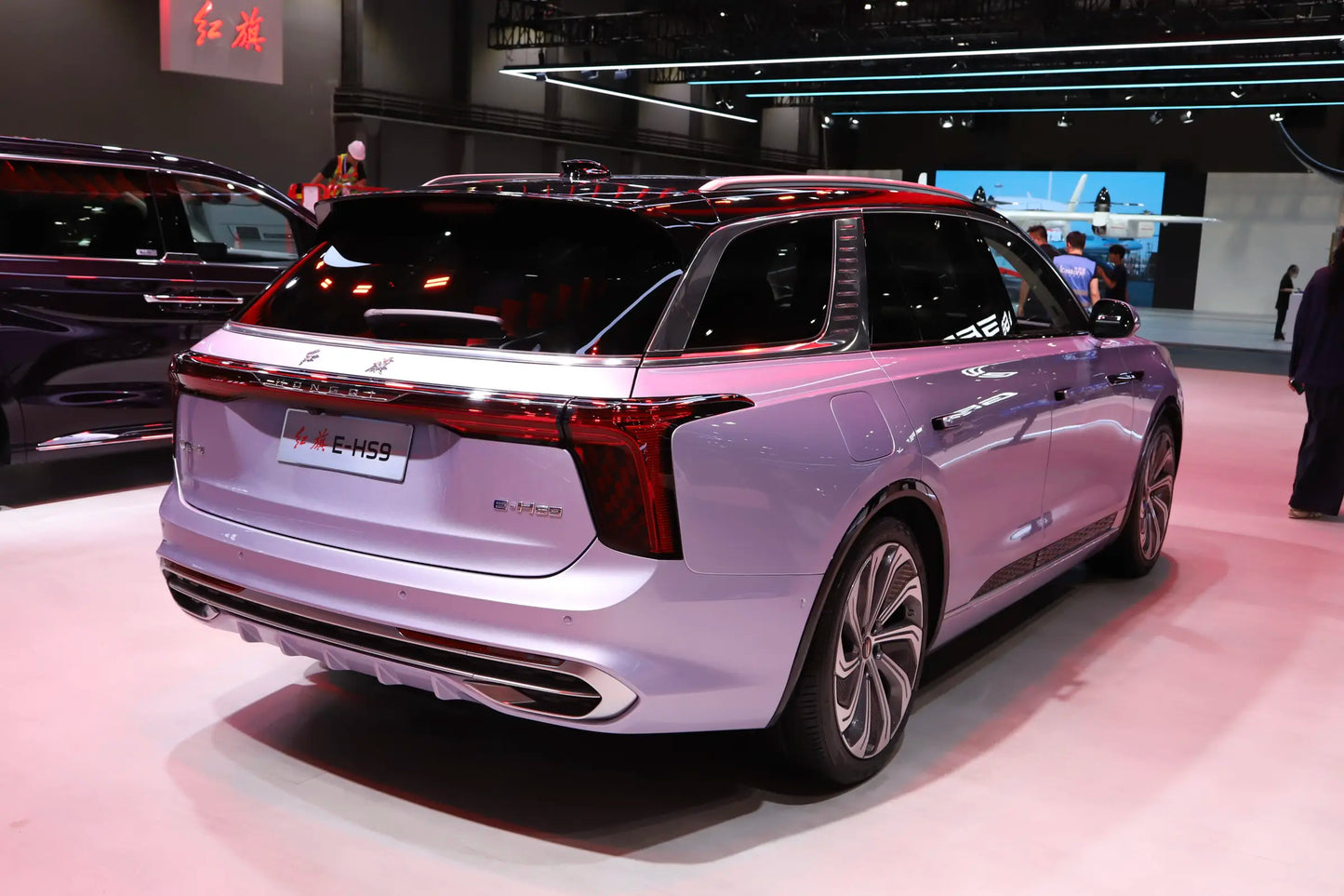 Hongqi E-HS9