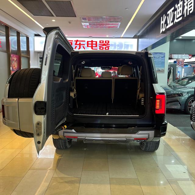 Certificated Pre-Owned Formula Leopard 8 2025 Brave and Intelligent Flagship Edition 7-Seater -u22111898