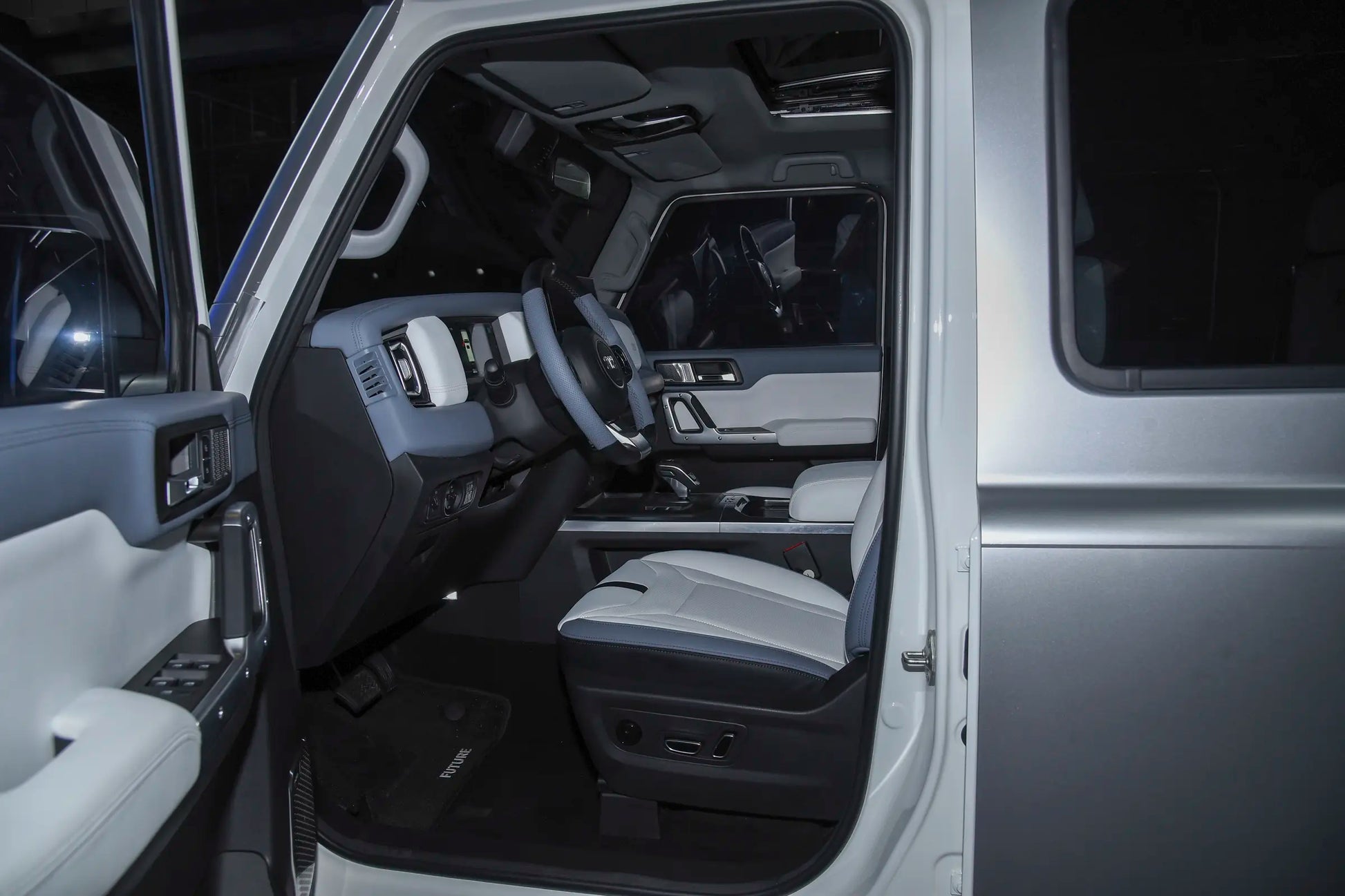 212 Off-Road Vehicle 212 T01