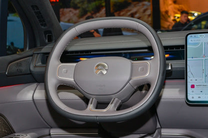 NIO ES8