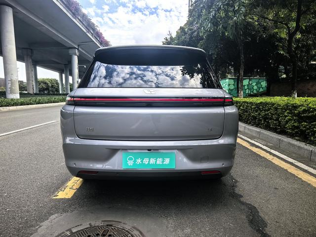 Pre-Owned Li Xiang L8 2024 Ultra Version