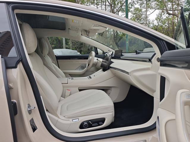 Pre-Owned Zhijie S7 2025 Model Max Rear-Wheel Drive Ultra-Long Range Version