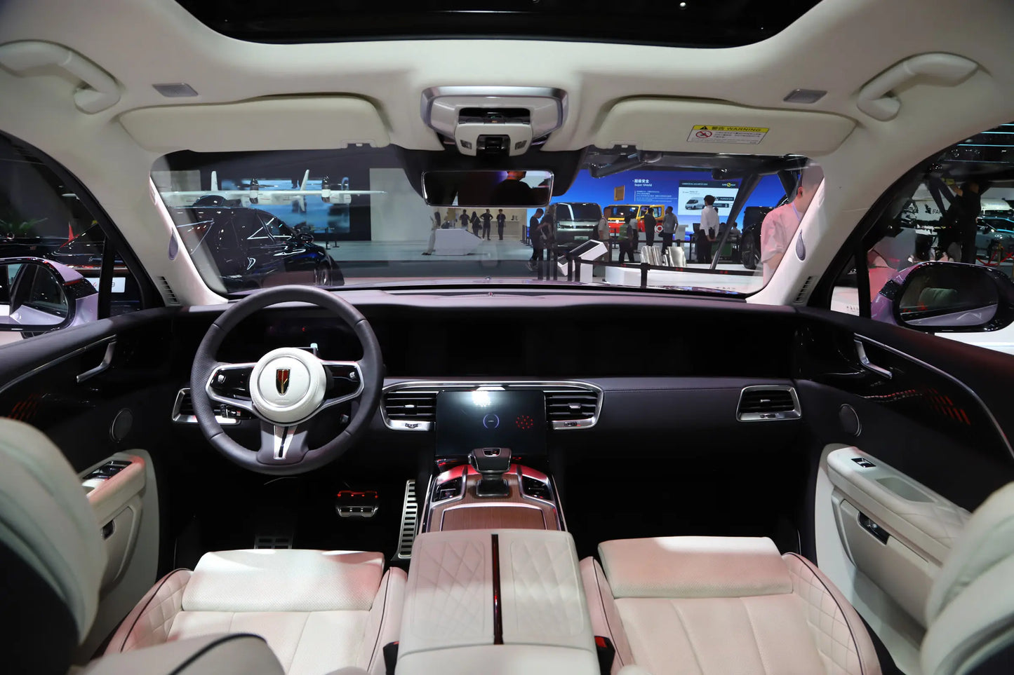 Hongqi E-HS9