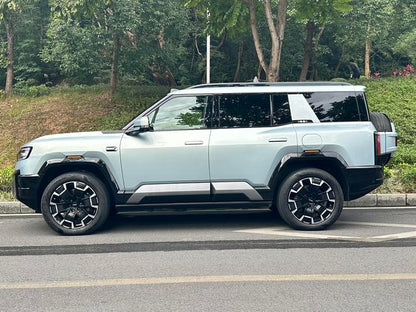 Certificated Pre-Owned Formula Leopard 8 2025 Brave and Wise Flagship Edition 6-Seater -u22097839