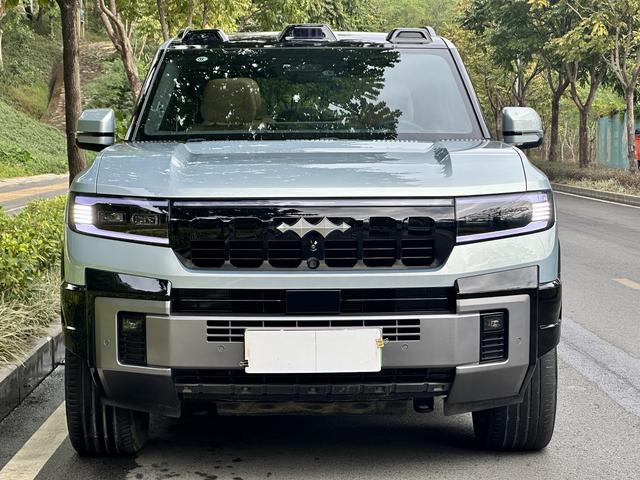 Certificated Pre-Owned Formula Leopard 8 2025 Brave and Wise Flagship Edition 6-Seater -u22097839