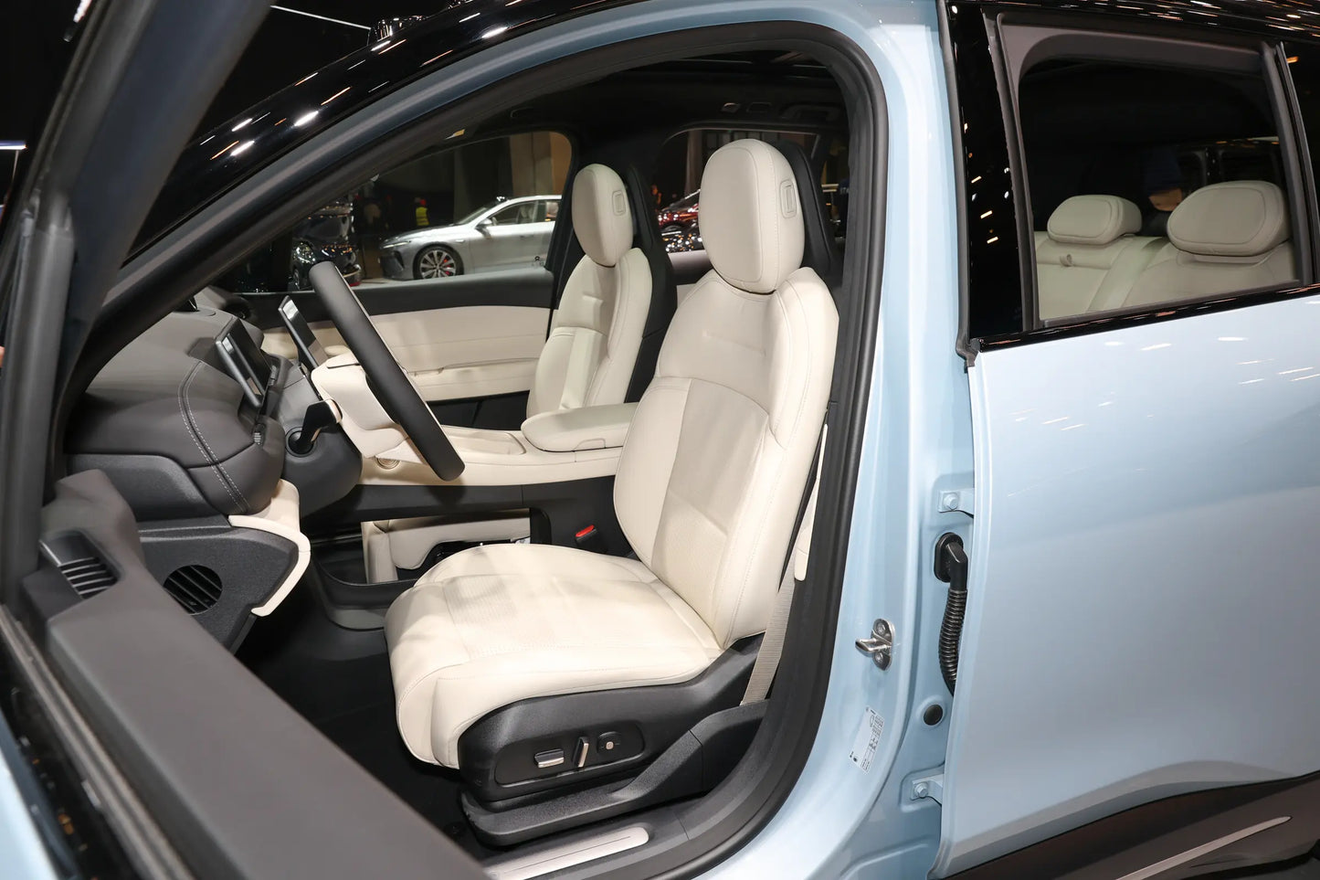 NIO ES6