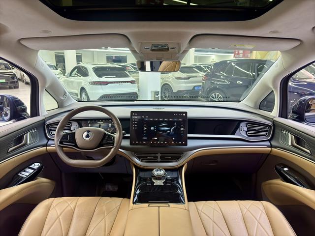 Certificated Pre-Owned Denza D9 DM 2022 970 4WD Flagship Edition -u21894067