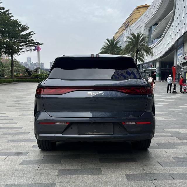 Pre-Owned Tang L EV 2025 Model 600KM 4WD LiDAR Flagship Version