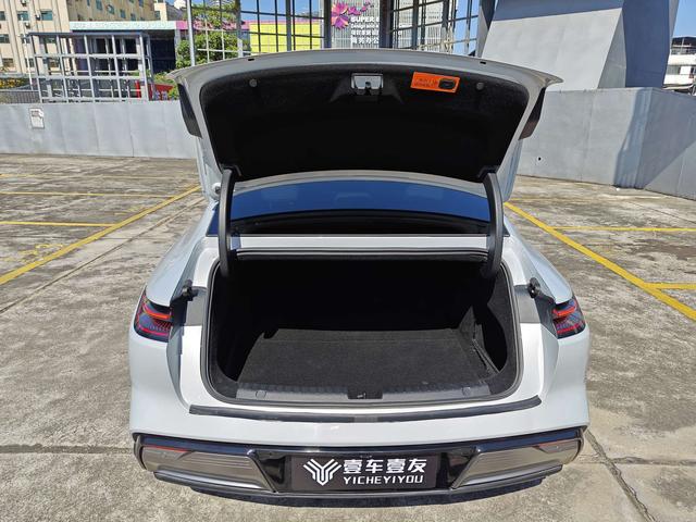 Pre-Owned Galaxy E8 2024 Model 665km Starship Long-Range Edition