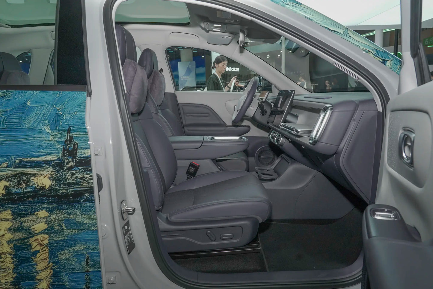 Leapmotor B10