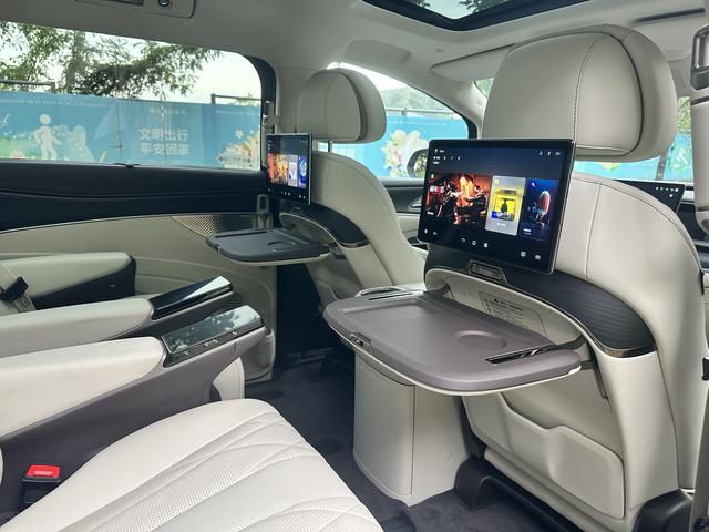 Certificated Pre-Owned Denza D9 DM 2025 Intelligent Driving Edition 1020 4WD Flagship Model -u22099247