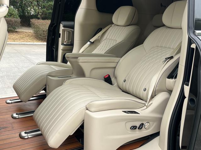 Certificated Pre-Owned VOYAH Dreamer PHEV 2024 Ultra Long Range Flagship Edition -u22115000