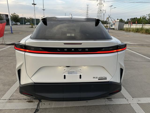 Pre-Owned Lexus RZ 2023 Model 450e DIRECT4 Premium Edition