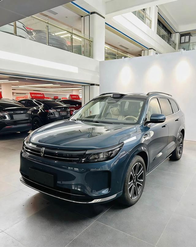 Pre-Owned AITO M7 2024 Ultra 5-Seat 4WD Intelligent Edition