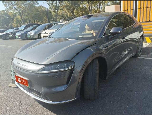 Certificated Pre-Owned Zhijie R7 2025 Extended Range 53.4kWh Ultra Four-Wheel Drive Version -u22100681