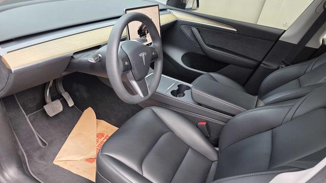 Pre-Owned Tesla Model Y 2022 Facelift Rear-Wheel Drive Version