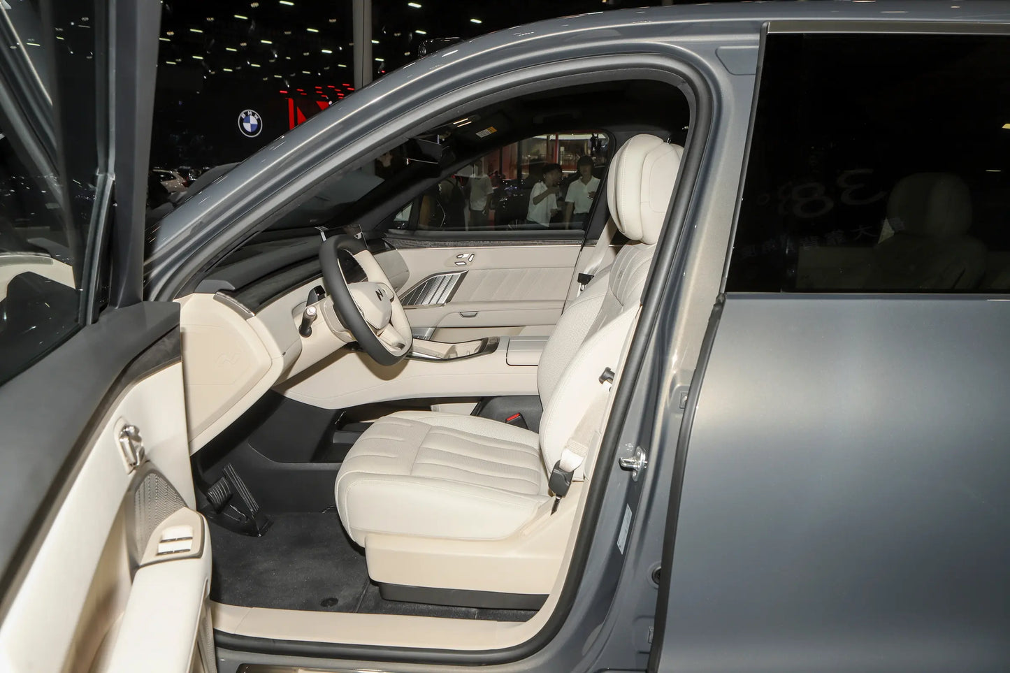 NIO ONVO L90