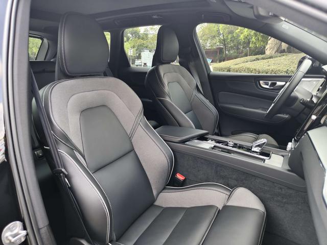 Certificated Pre-Owned Volvo XC60 PHEV 2025 T8 All-Wheel Drive Long-Range Inscription Pro Black Edition -u21129123