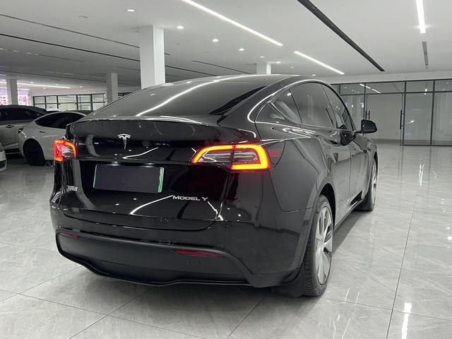 Pre-Owned Tesla Model Y 2022 Facelift Rear-Wheel Drive Edition
